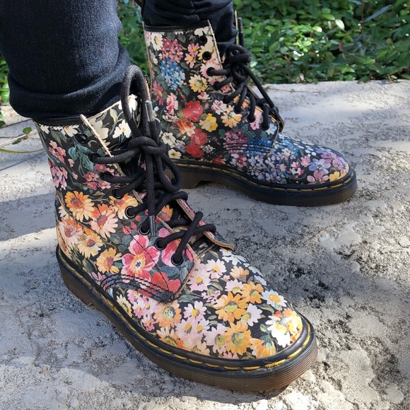 Doc Martens • Floral 90s Sienna Miller Boots - Picture 2 of 8